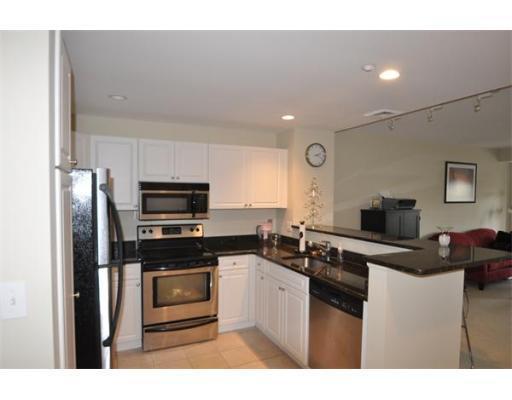 12 Highpoint Cir unit 6-806, Quincy, MA 02169 - photo 5