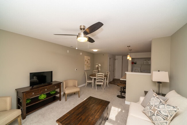 Strathmore Apartment Homes, West Des Moines, IA 50266 - photo 6