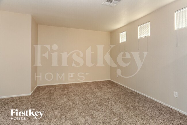 5260 Paradise Valley Ave, Las Vegas, NV 89156 - photo 4