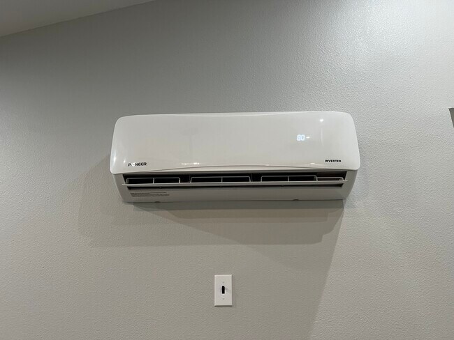 1752 W 82nd St unit 1750 w 82nd, Los Angeles, CA 90047 - photo 5