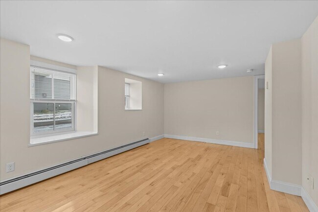 375 St Paul St unit 7, Burlington, VT 05401 - photo 5