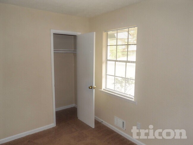 3888 Tree Bark Ln SW, Snellville, GA 30039 - photo 6