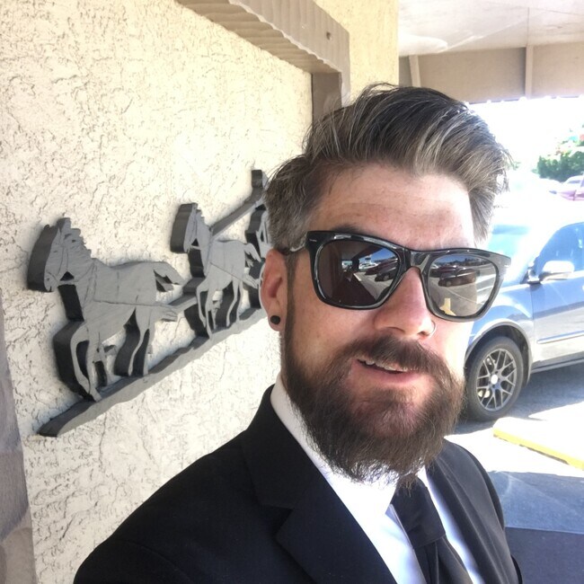 Agent Photo