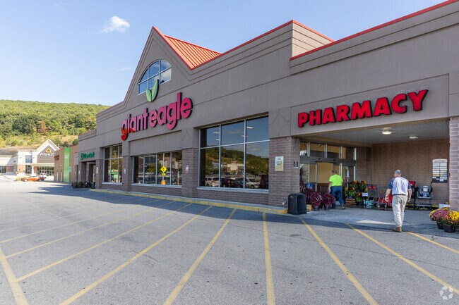 Giant Eagle is one of Altoona's largest supermarkets in Logan Towne Center in Lakemont.