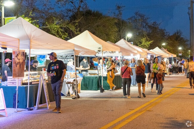 Downtown Pompano has plenty of fairs during the weekends.