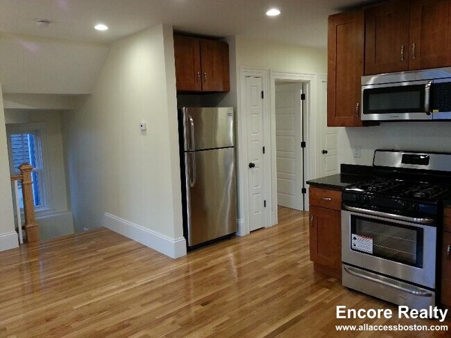 84 Linden St unit 7, Boston, MA 02134 - photo 2