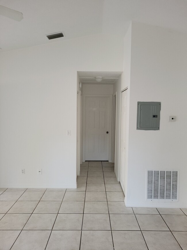 706 NE 27th St, Ocala, FL 34470 - photo 3