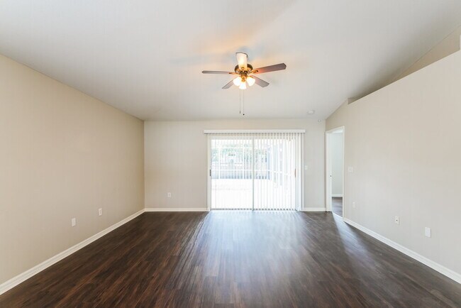 29324 Birds Eye Dr, Wesley Chapel, FL 33543 - photo 6