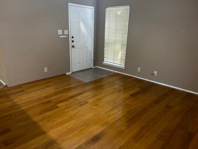 202 E 45th St unit 307, Austin, TX 78751 - photo 6