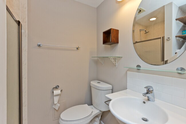 3732 N Pine Grove Ave unit 1A, Chicago, IL 60613 - photo 5