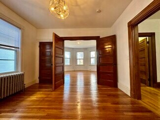 29 Woodlawn St Unit 1, Boston, MA 02130
