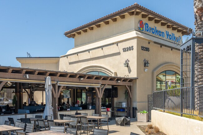 Broken Yolk is a very popular breakfast and lunch restaurant with indoor and outdoor seating.