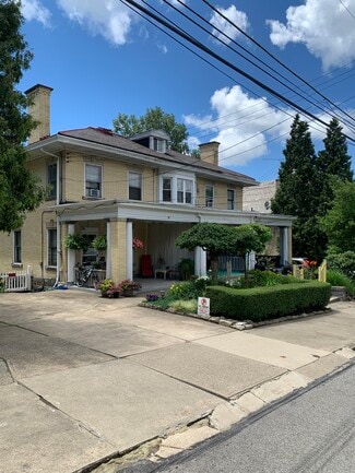 418 Edgemont St, Mt Washington, PA 15211