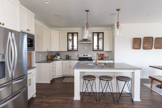 6605 - Kitchen.jpg