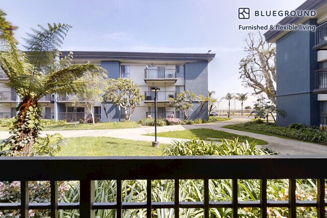 333 1st St unit FL1-ID10867A, Seal Beach, CA 90740 - photo 4