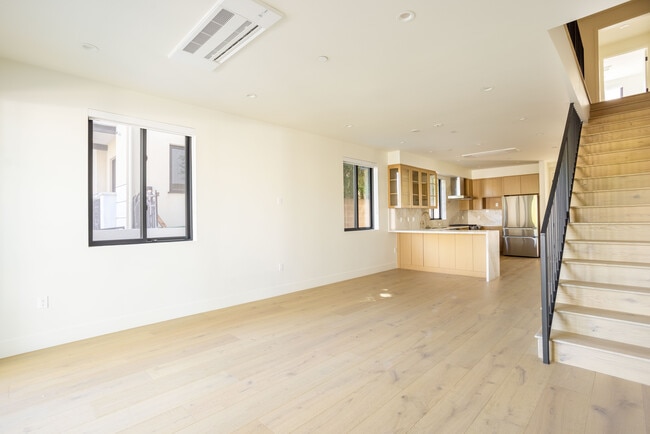 456 N Poinsettia Place, Los Angeles, CA 90036 - photo 3