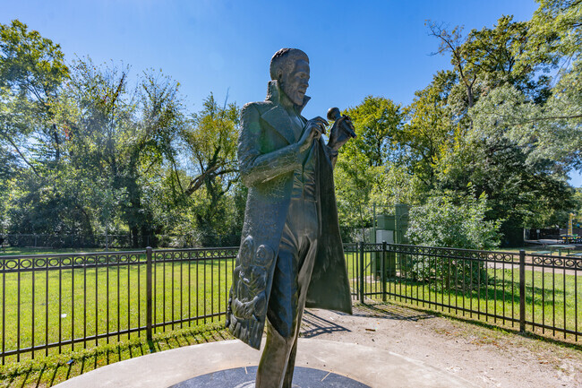Interesting statues and murals are sprinkled all about the Capitol Heights neighborhood.