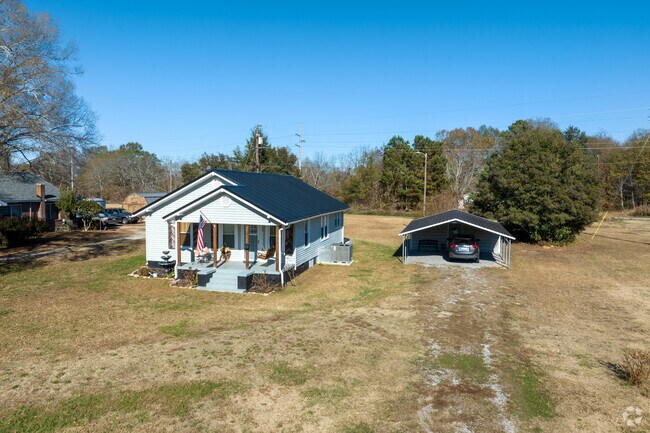 Honea Path has many homes out of downtown on large open lots.