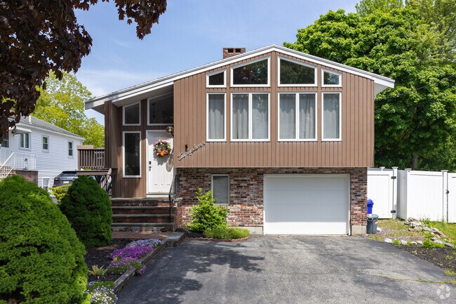 You can find several split level homes that sit tucked back off the street in Maplewood.