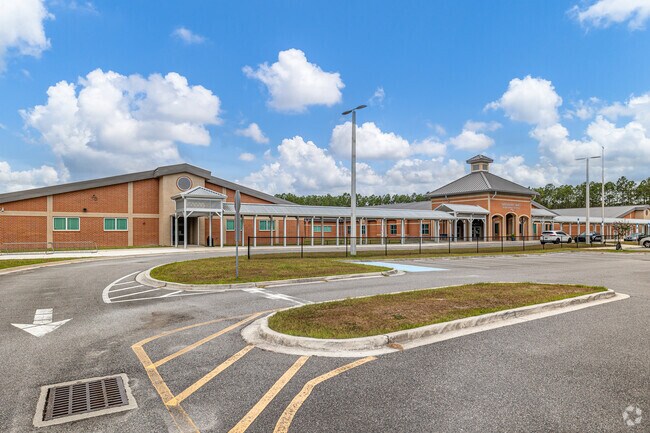 Discovery Oaks Elementary School supports approximately 1000 students.