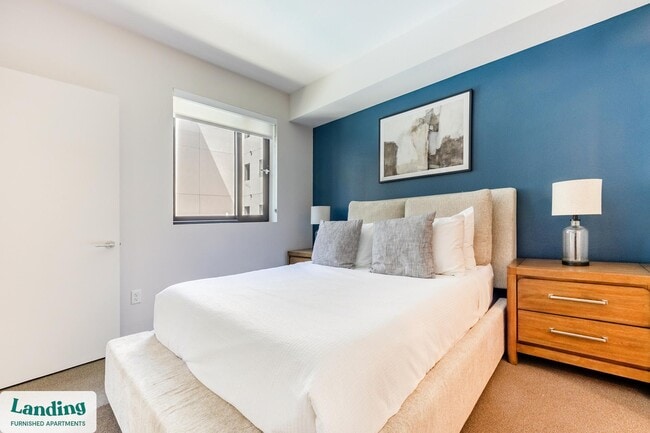 372 Fourth Ave unit 211, San Diego, CA 92101 - photo 2