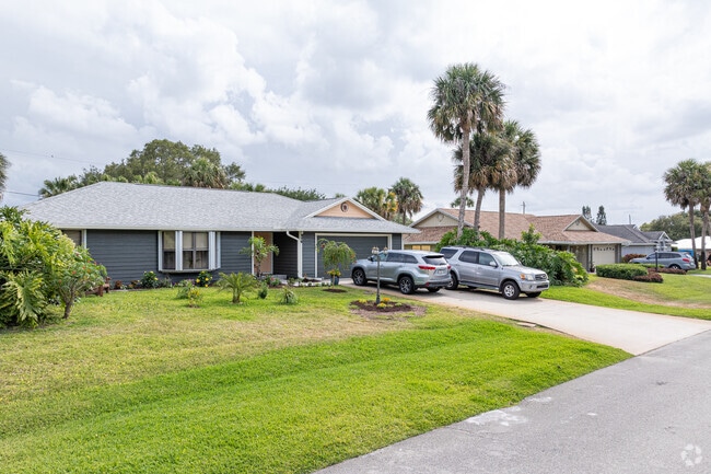 The majority of homes in Florida Ridge are ranch-style.