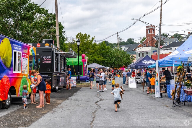 You'll find food trucks and vendors all over Brunswick in support of Summerfest.