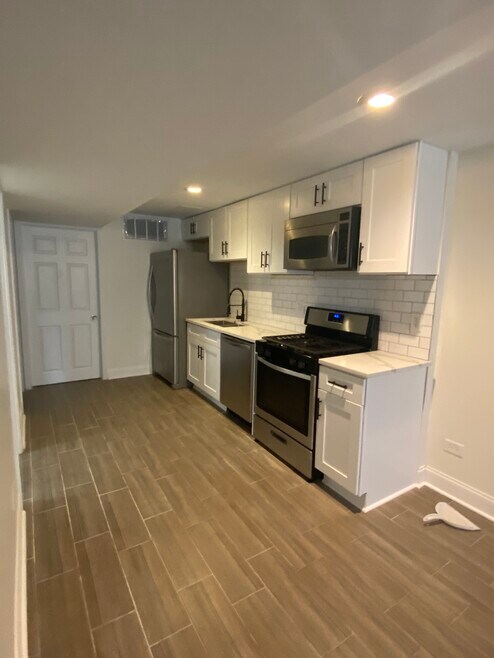 1718 N Campbell Ave unit G, Chicago, IL 60647 - photo 1