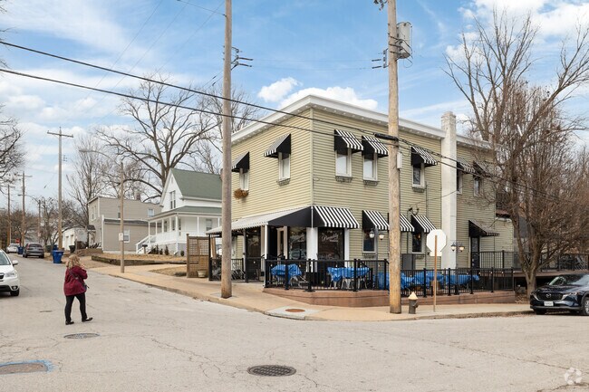 Piccadilly at Manhattan is located at Piccadilly Avenue and Manhattan Avenue in Ellendale.