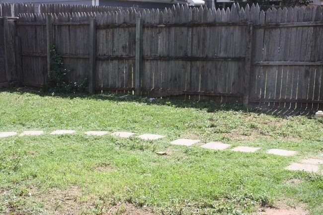 2118 26th St unit B, Lubbock, TX 79411 - photo 7