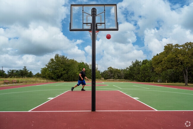 Circle C Ranch Park’s 18-hole disc golf course is nearby.