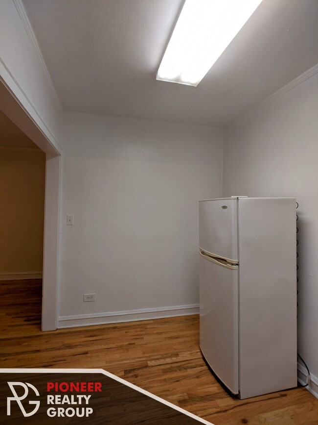 546 W Wellington Ave unit 540-204, Chicago, IL 60657 - photo 5
