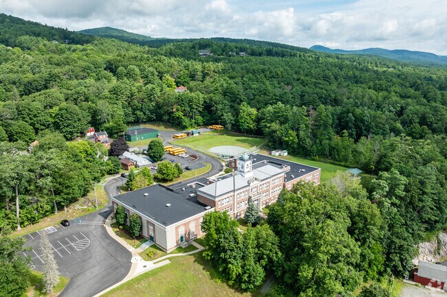 Bolton Central School has a student-teacher ratio of 7 to 1.