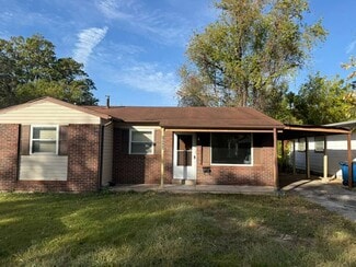 10443 Royal Dr, Saint Louis, MO 63136