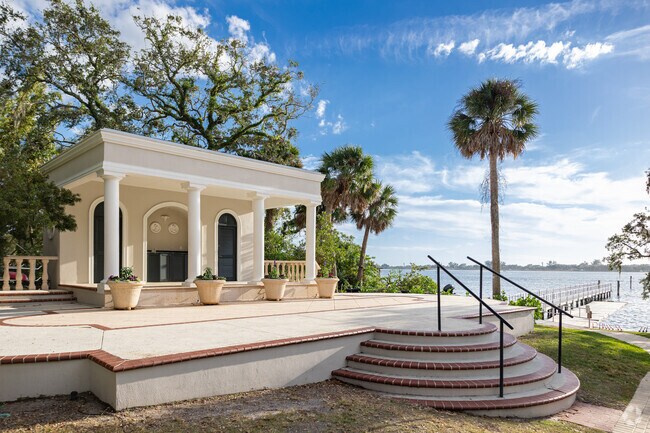 Burrows-Matson House in Osprey is a historical site and event space with beautiful grounds.