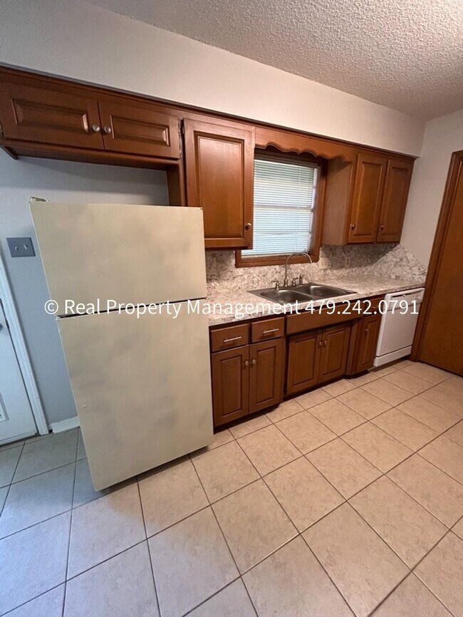 2320 S 50th St, Fort Smith, AR 72903 - photo 5