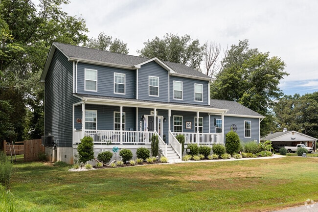 Colonial-style homes in Golden Beach provide extra space for families.