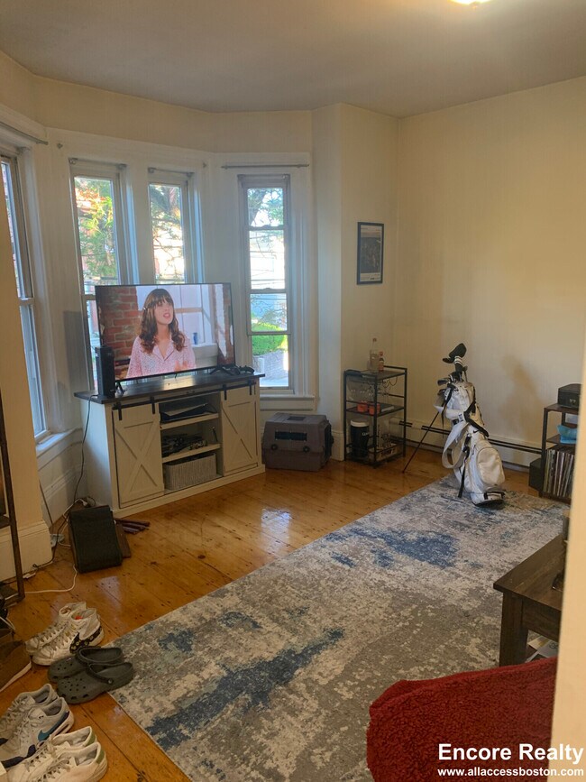 46 Florence St unit 7, Somerville, MA 02145 - photo 7