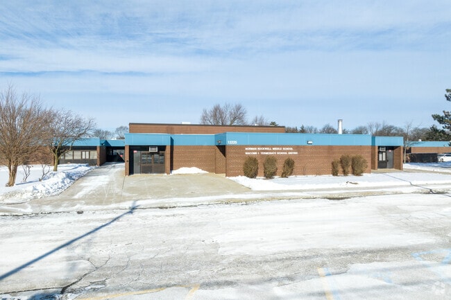 Pinewood Elementary School front entry.
