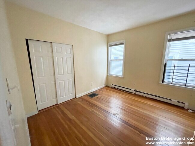 7 Iroquois St unit 1, Roxbury Crossing, MA 02120 - photo 5