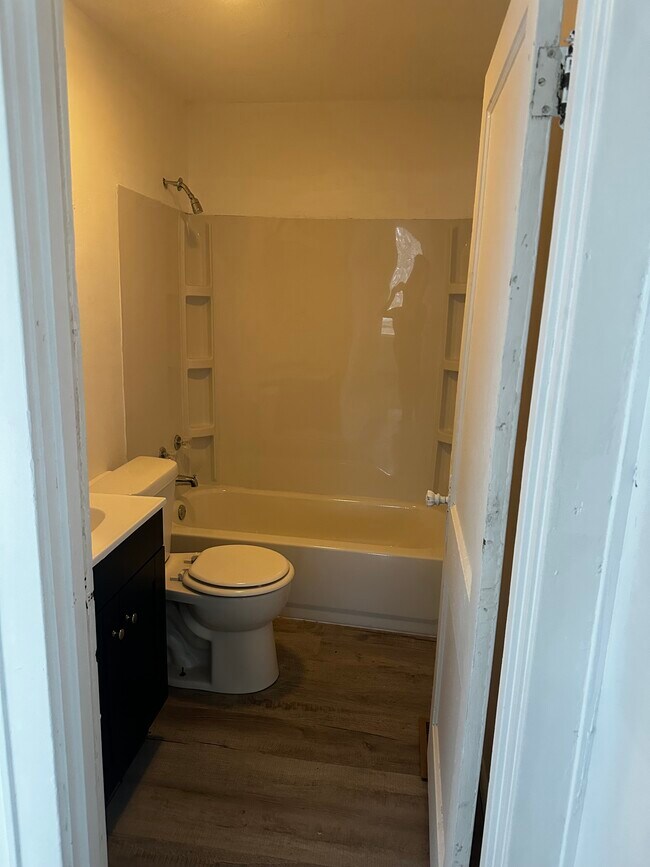 286 Norway Ave unit Rear garage apt w pa, Huntington, WV 25705 - photo 3