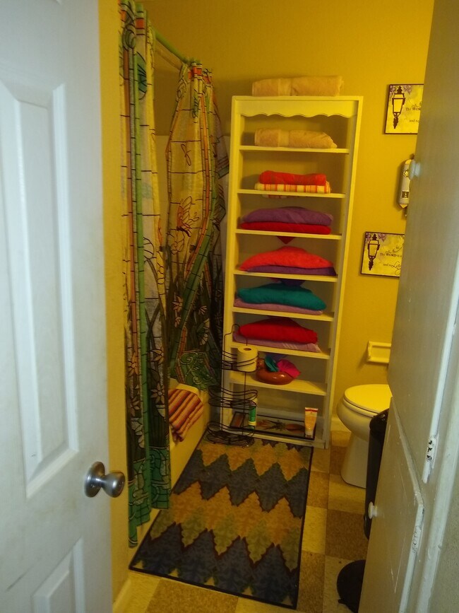 5014 Mallow St unit 4, Houston, TX 77033 - photo 7