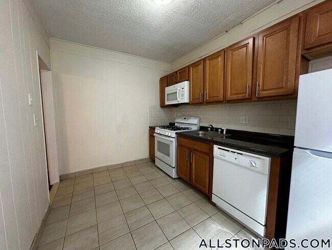518 Cambridge St unit 3, Allston, MA 02134 - photo 7