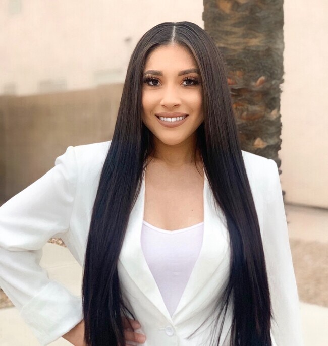 Celina Mendoza