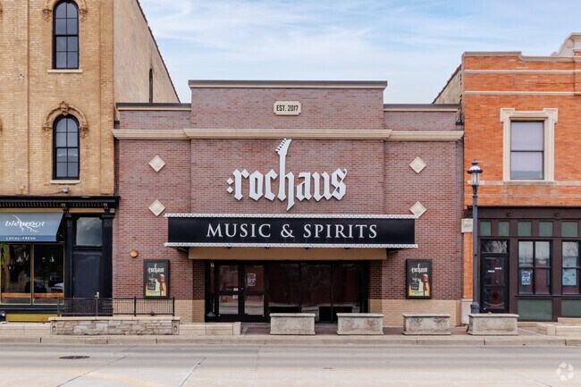 Rookies RocHaus brings in tribute bands and up-and-coming acts each weekend in Carpentersville.