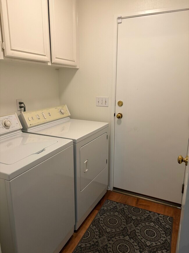 2307 Ternberry Ct, Tustin, CA 92782 - photo 7