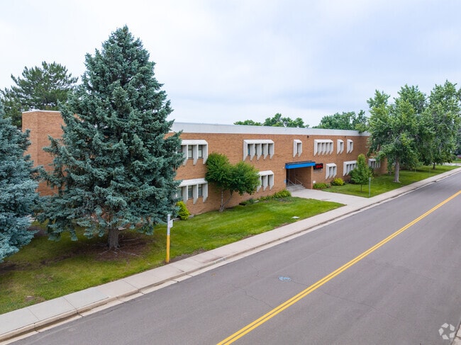 Traylor Elementary School has a student-teacher ratio of 16 to 1.