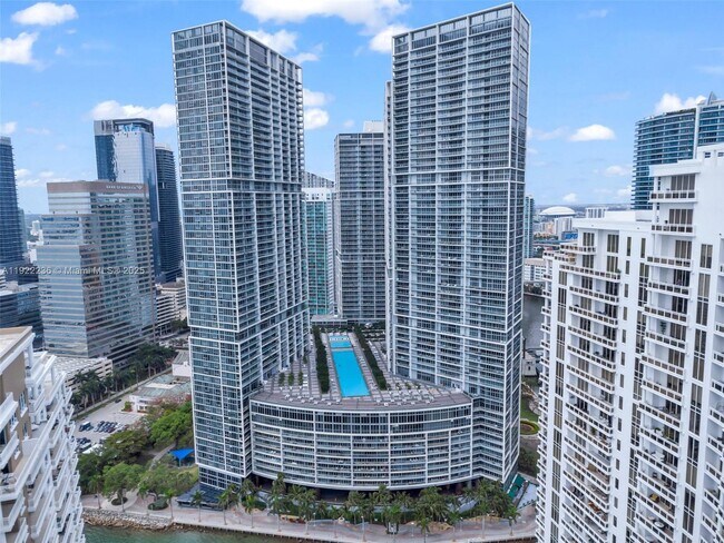 Icon Brickell Tower 2 unit 4802, Miami, FL 33131 - photo 2