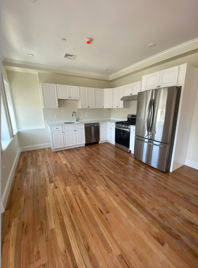 211 Harvard Ave unit 5, Allston, MA 02134 - photo 2