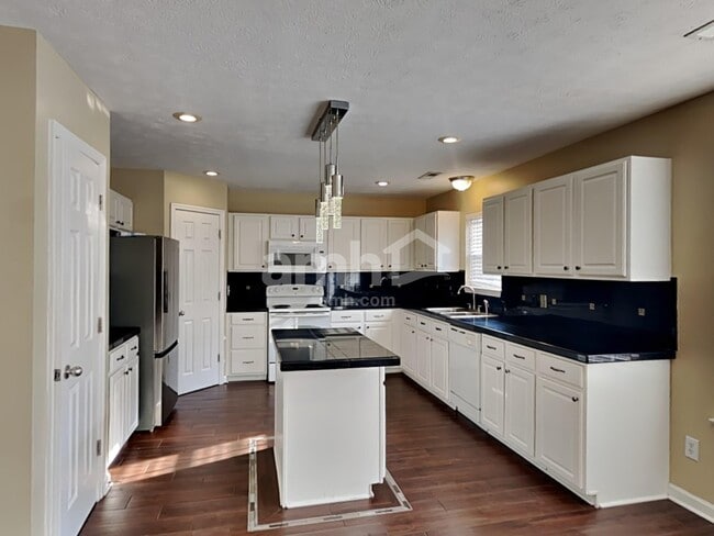 586 Hollerman Ln, Gallatin, TN 37066 - photo 3